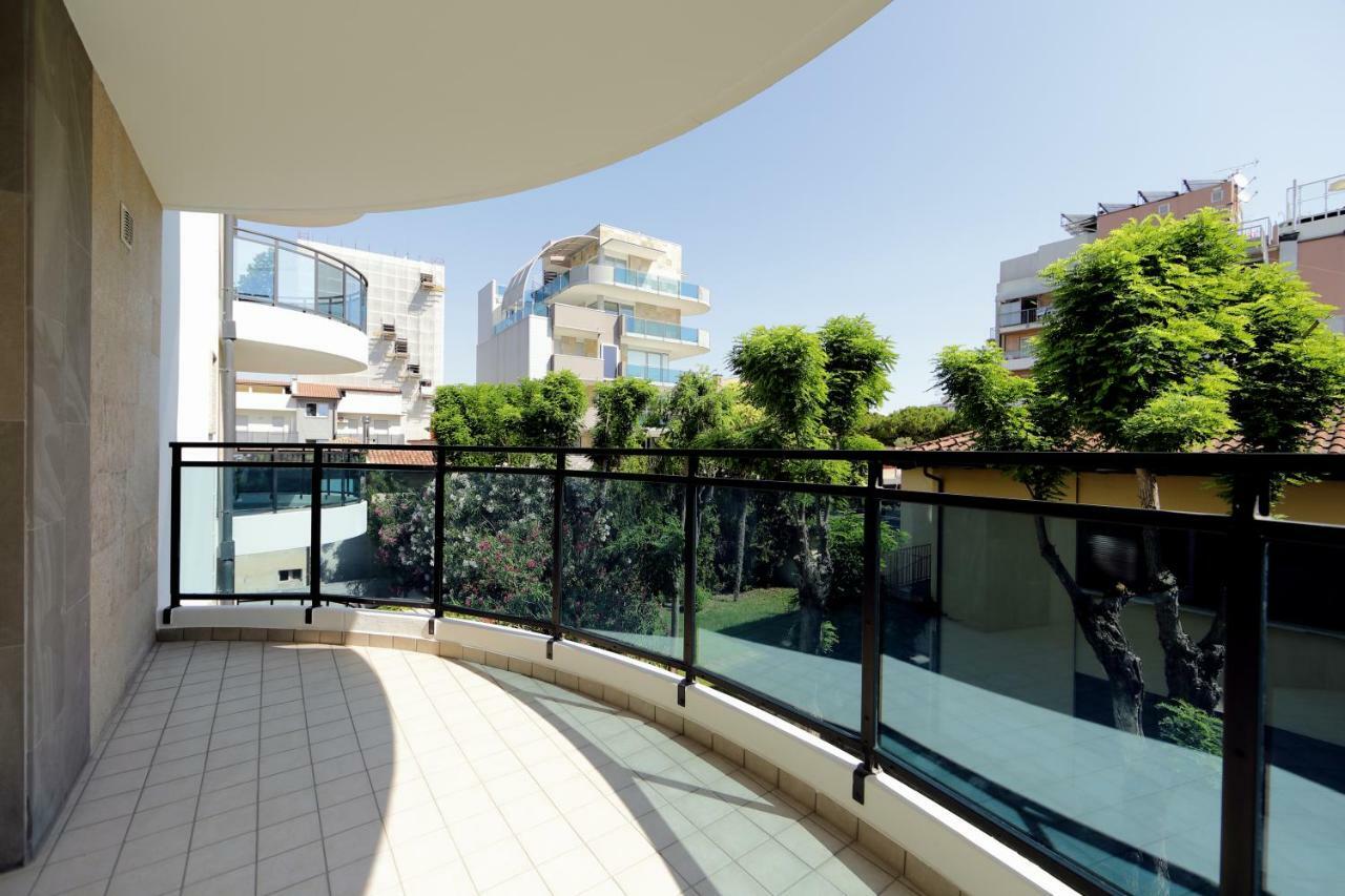 Skyresidence Lignano Sabbiadoro Exterior photo